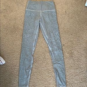 COPY - Lululemon grey cheetah leggings